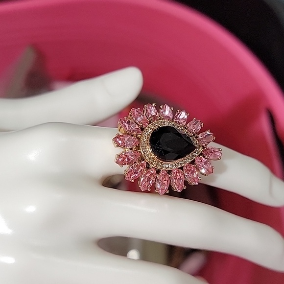 Henri Bendel Rose Gold Tone Pink Rhinestone Cocktail Ring Size 6.5 - Picture 3 of 8